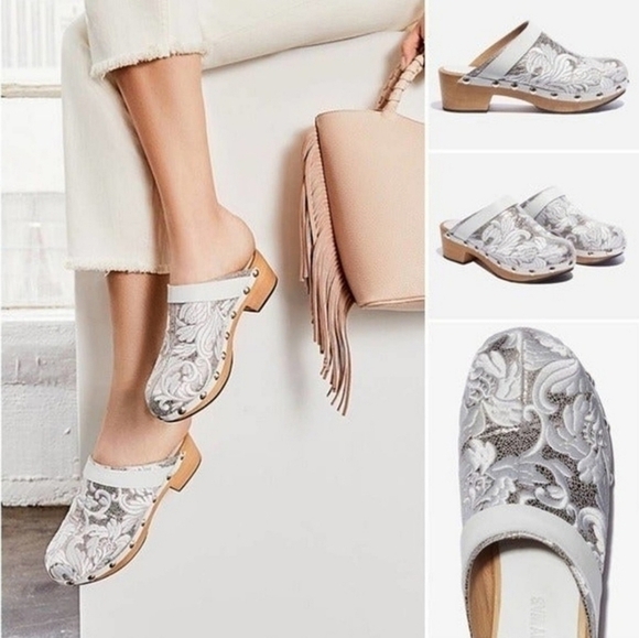 39 - Johnny Was | Dormi Embroidered Clog - Picture 1 of 8